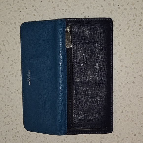 BLUE Coach Wallet - Picture 5 of 8